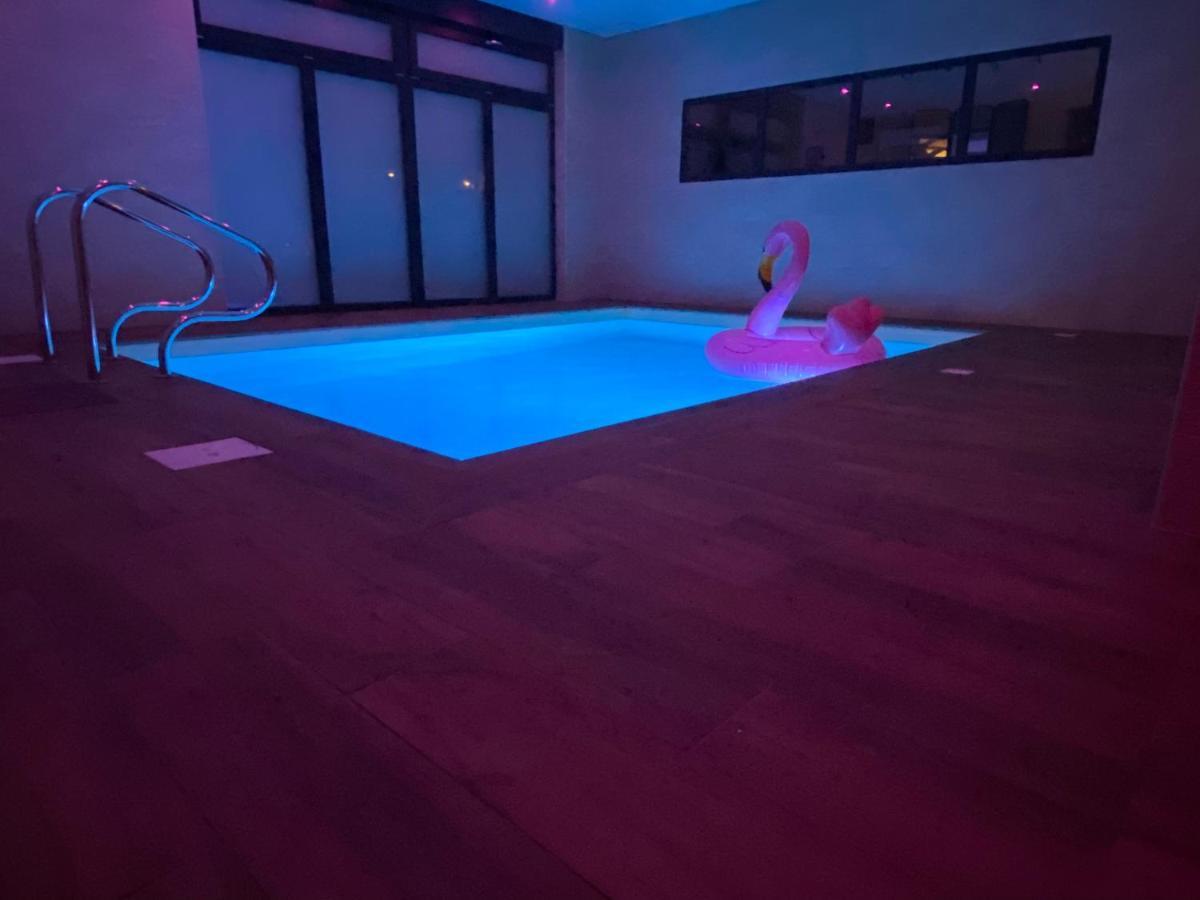 Loft Spa Reims-Fr 250M2 Privatifs, Piscine Interieure Chauffee, Spa Et Parking Exterior photo
